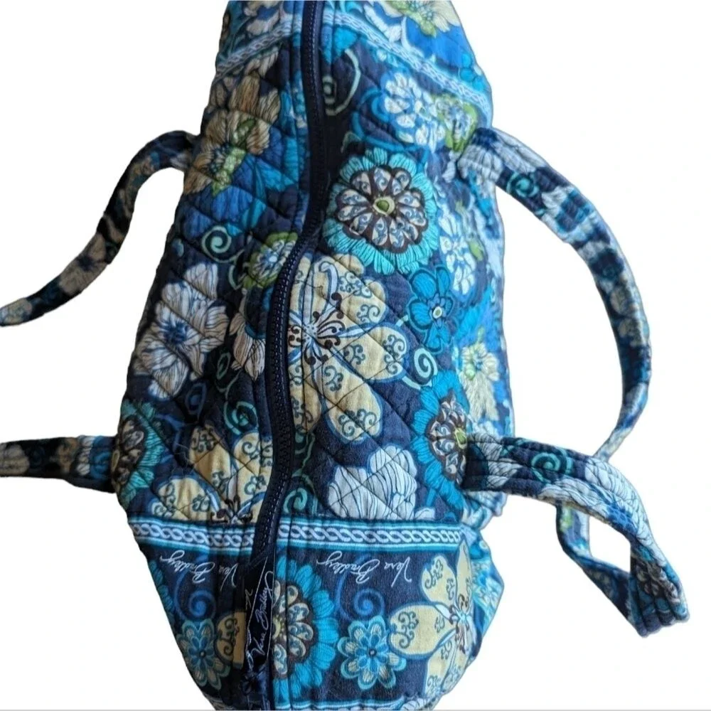 Vera Bradley blue floral quilted duffel bag - Picture 4 of 5